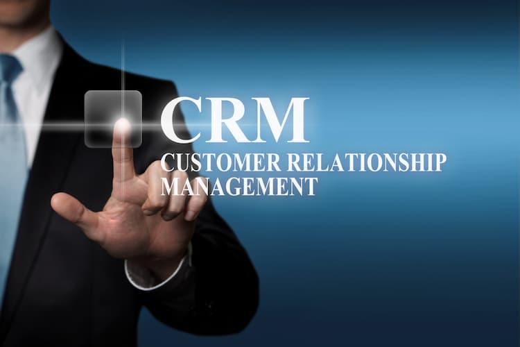 ¿ Qué es un CRM y cómo ayuda a mejorar la relación con el cliente ?