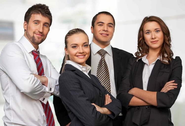Líder, conductor, entrepreneur, empresario, manager, director, gerente, supervisor, etc&#8230;