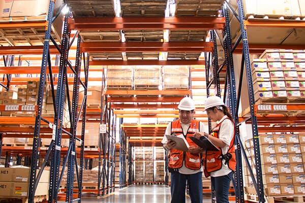 Sistema de inventarios PEPS: Por qué utilizarlo para el control de tus almacenes
